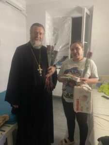 Священник посетил пациенток родильного отделения Буденновской районной больницы1 Священник посетил пациенток родильного отделения Буденновской районной больницы1